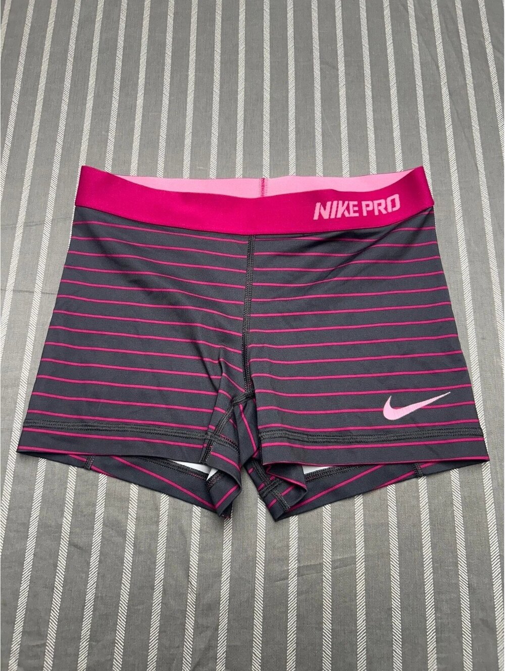 the Nike Pro Striped Compression Shorts Women's Small